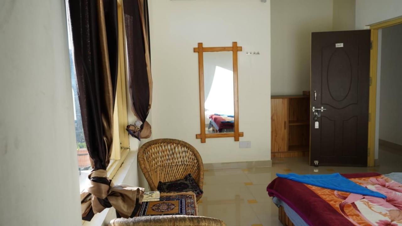 Oasis Guest House Bhagsu D'Shala ดารัมซาลา ภายนอก รูปภาพ