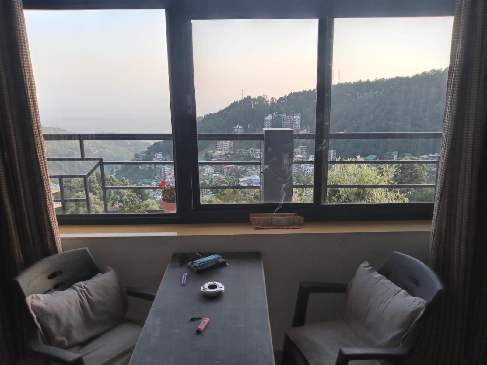 Oasis Guest House Bhagsu D'Shala ดารัมซาลา ภายนอก รูปภาพ