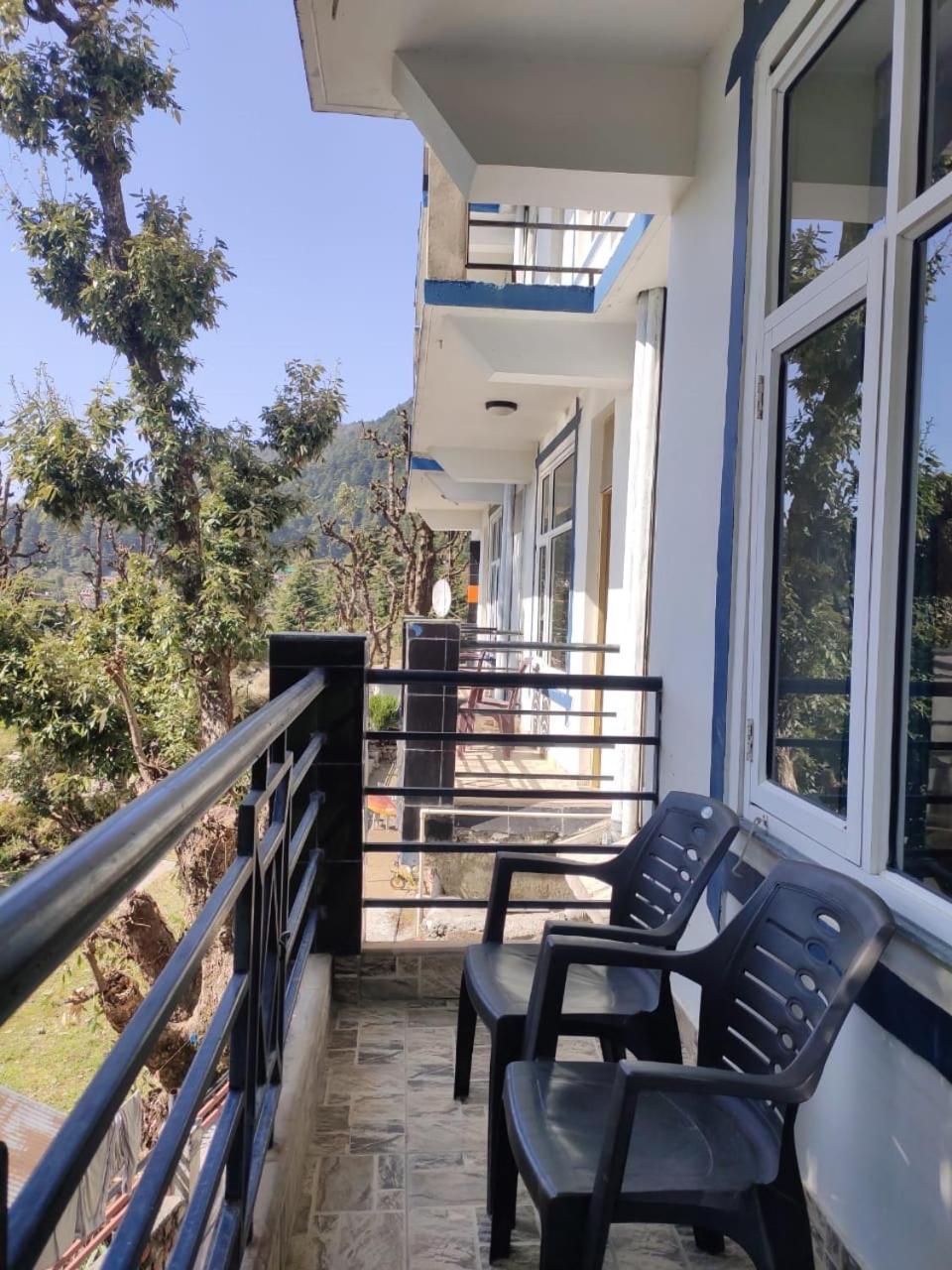 Oasis Guest House Bhagsu D'Shala ดารัมซาลา ภายนอก รูปภาพ