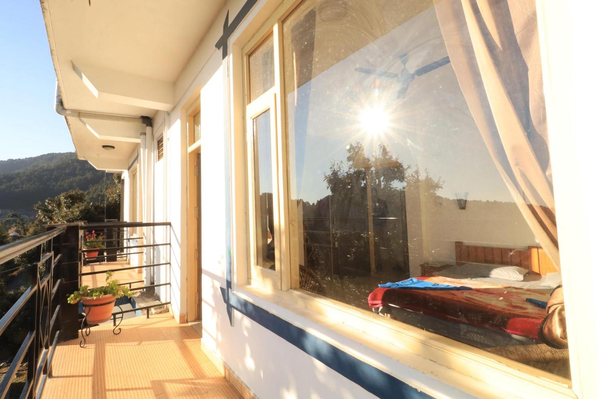 Oasis Guest House Bhagsu D'Shala ดารัมซาลา ภายนอก รูปภาพ